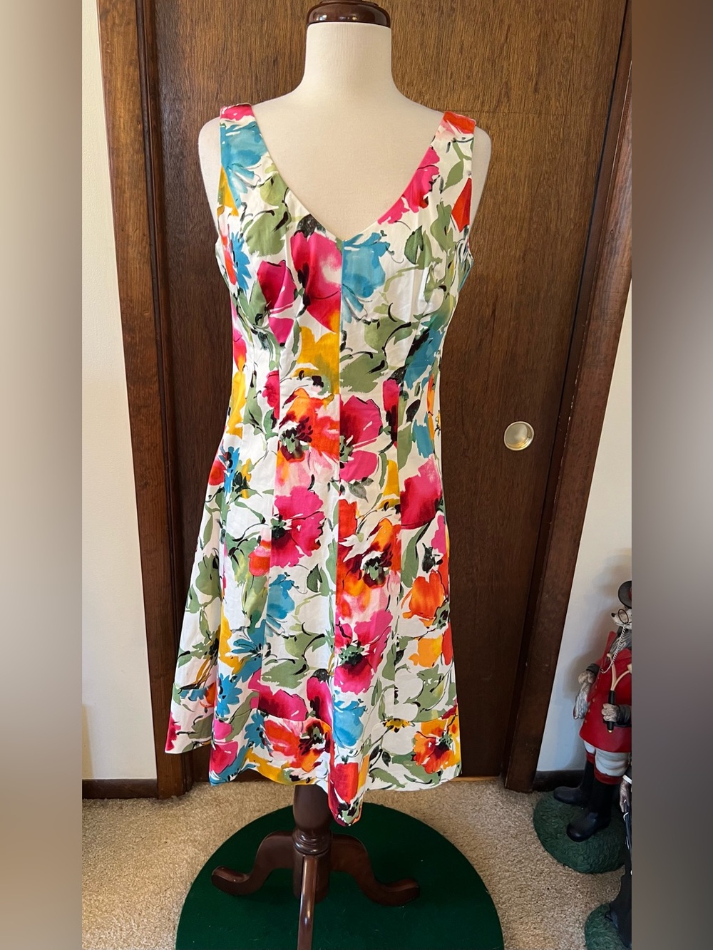 Lauren Ralph Lauren Size 10 White Floral V-Neck Fit-and-Flare Midi Dress